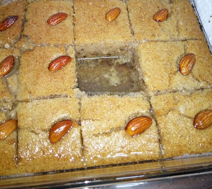 עוגת סולת עם אגוזים