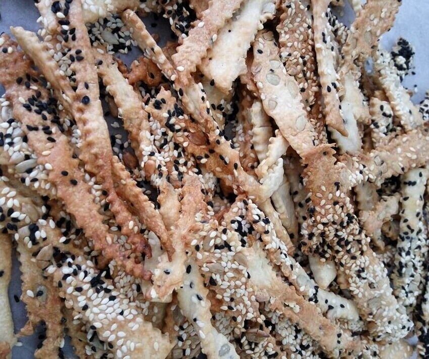 קרקרים דקים