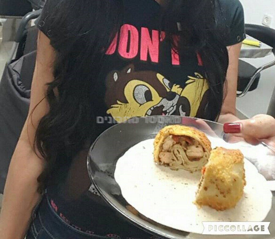 קרפים במילוי דג סלמון ופטריות מטוגן בפירורי לחם מוזהבים ומוגש ברוטב שמנת