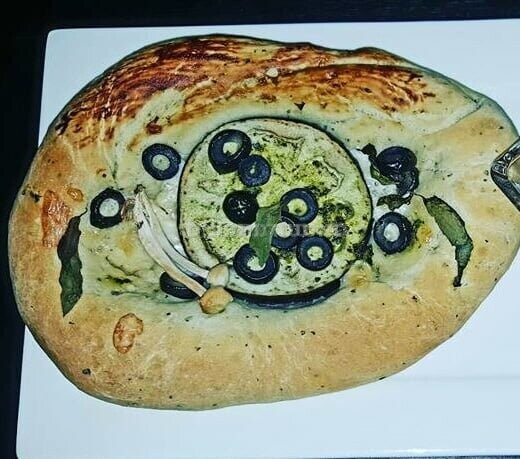 פוקצ‬'ה בזיליקום חצילים