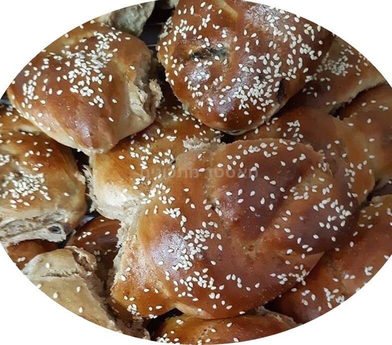 לחמניות מקמח מלא,פקאן, אגוזים וחמוציות