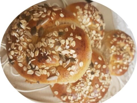 לחמניות מקמח כוסמין מלא ולחמניות מקמח ללחם