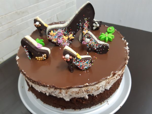 עוגת שוקולד וחמאת בוטנים,חגיגית