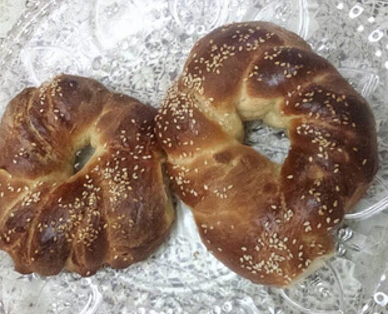 חלות ולחמניות