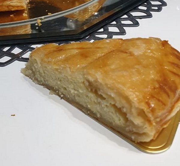 מאפה צרפתי בצק עלים חמאה במילוי קרם פראנג'יפן שקדים_מתכון של זקלין פדלון – מאסטר מתכונים
