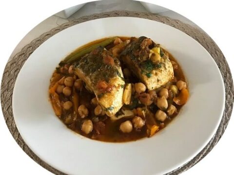 מושט מבושל עם חומוס