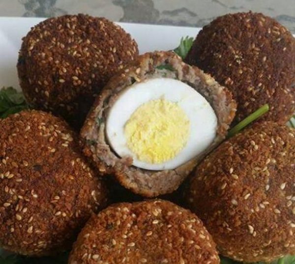 קלופס כדורי בשר במילוי ביצה קשה