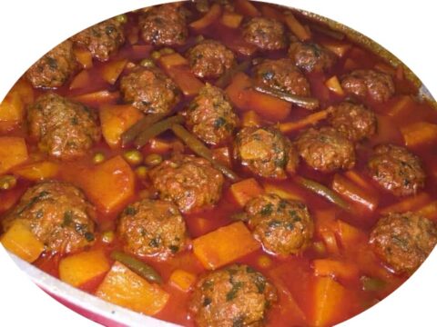 קציצות בשר עם לקט ירקות