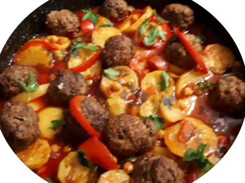 קציצות בשר עם קשואים תפוחי אדמה וגרגרי חומוס