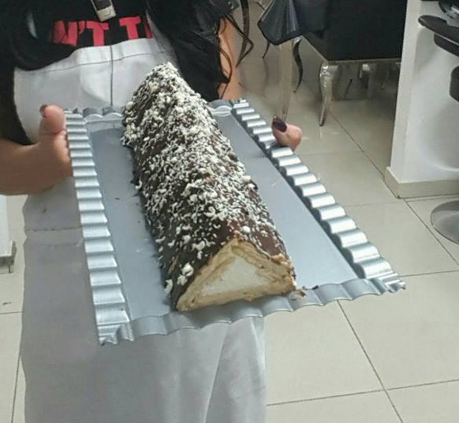 עוגת ביסקוויטים פירמידה במילוי גבינה וציפוי גנאש שוקולד