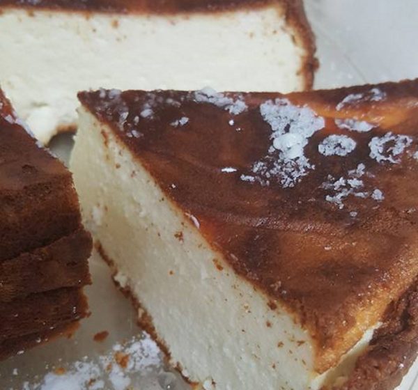 עוגת גבינה עם שוקולד לבן בסיר ג'חנון