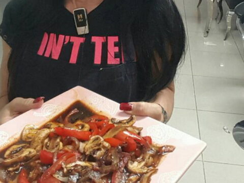 פטריות פורטבלו מוקפצות ברוטב טריאקי