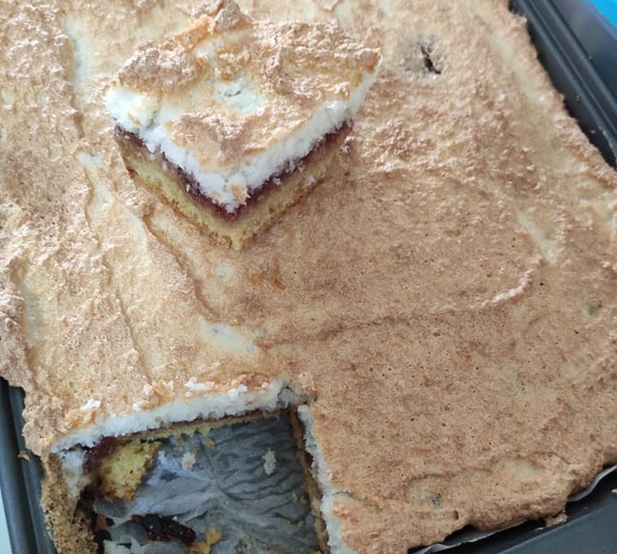 עוגת קוקוס עם ריבה