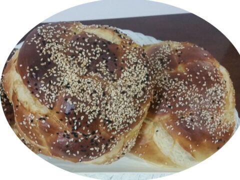 מאפים מבצק תפוחי אדמה וערמונים במילוי גבינה צהובה