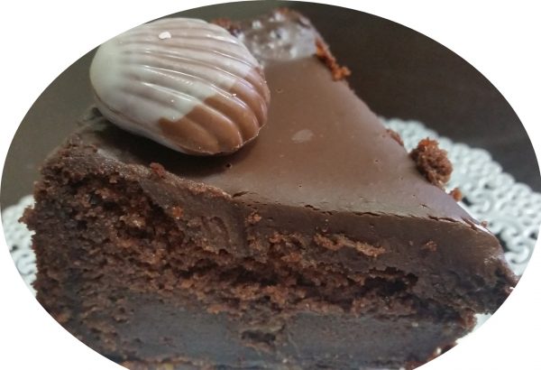 עוגת שוקולד חלווה בחושה