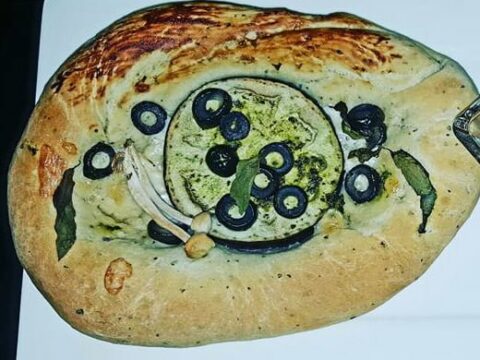 פוקצ‬'ה בזיליקום חצילים