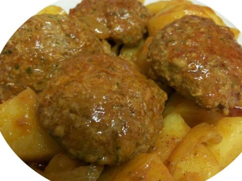 קציצות בקר ותפוחי אדמה