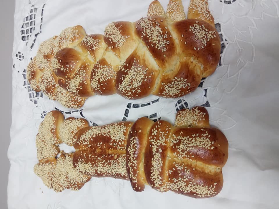 חלות מתוקות ולחמניות