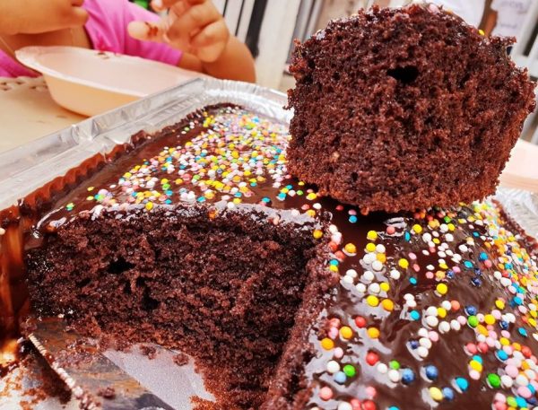 עוגת שוקולד שילדים עפים עליה_מתכון של עינת חנניה
