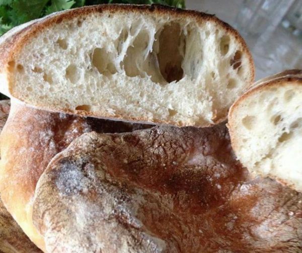 לחם פרנה על אבני שמוט או על חלוקי נחל