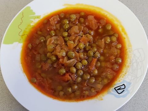 אפונה ירוקה ברוטב