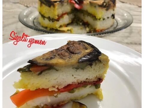 מתכון כתוב + סרטון  המחשה להכנת מקלובה אורז וירקות ‏אפוי בתנור_סיגלית ימין