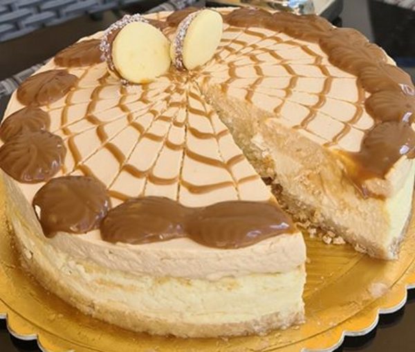מתכון כתוב + סרטון המחשה להכנת עוגת גבינה אפוייה עם שוקולד לבן ומוס אלפחורס_זקלין פדלון