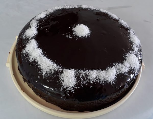 עוגת שוקולד רכה וטעימה פרווה _תהילה גיל