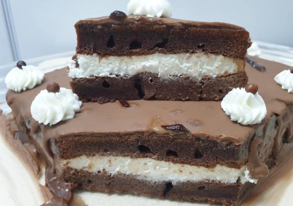 עוגת שוקולד במילוי קרם שמנת וגבינה_מתכון של מלי מאירוב, ע"י ירדנה ג'נאח