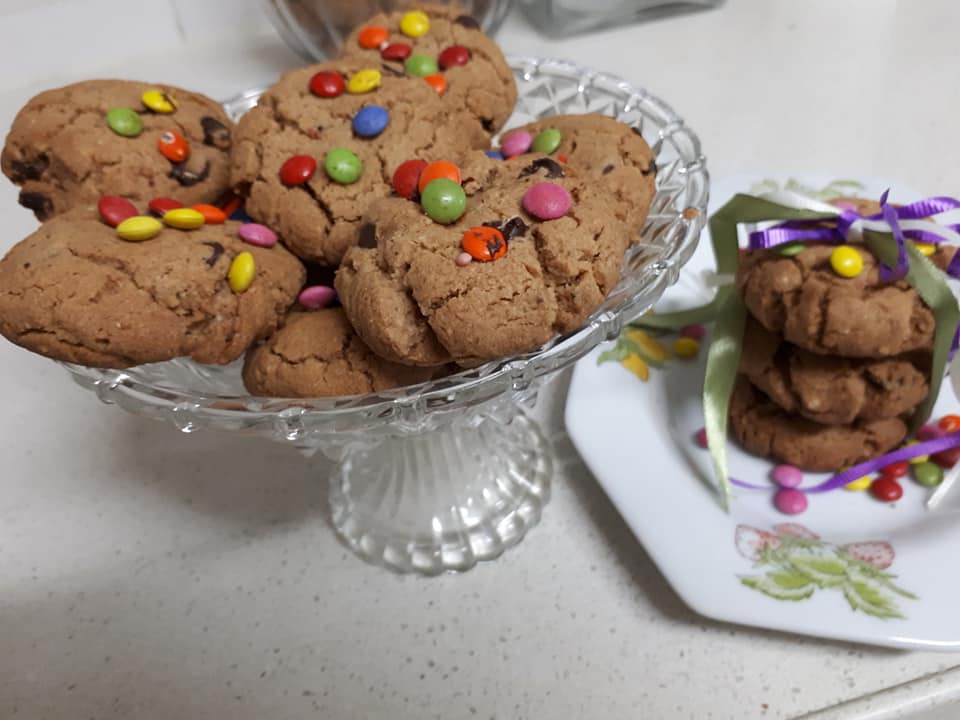 עוגיות שוקולד צ’יפס מלאות נוגט ואגוזים כשרות לפסח_מתכון של חן ותכשיט ע"י רחל עינב