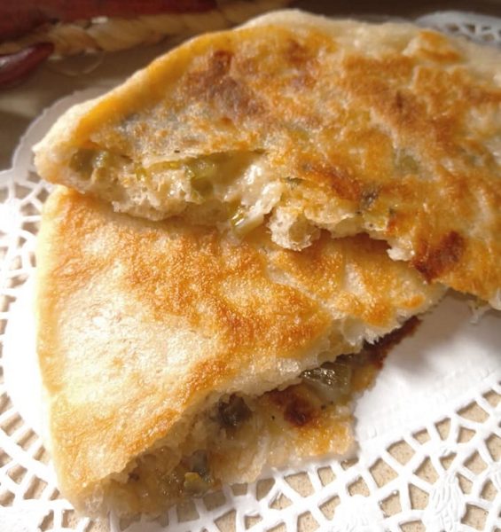 לאפות במחבת ממולאות בזעתר בצל ירוק ומוצרלה… טעעעעעעעים 😋_מתכון של שלומית שחר