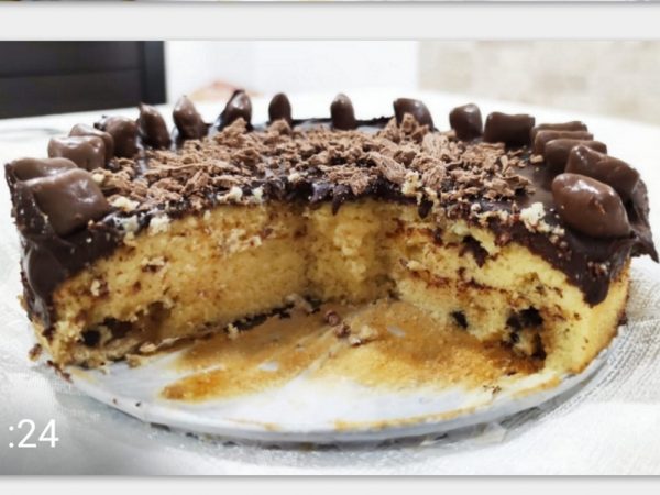 עוגה במילוי חלווה ושוקולד צ'יפס_מתכון של אורנה ועלני