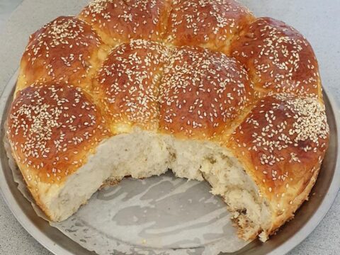 חלת לחמניות עם גרעיני חמניה_מתכון של יפה וקס ברקו