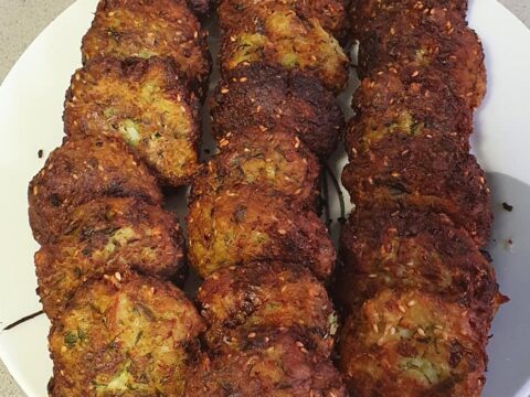 לביבות ברוקולי תפו'א ובצל מטוגנות