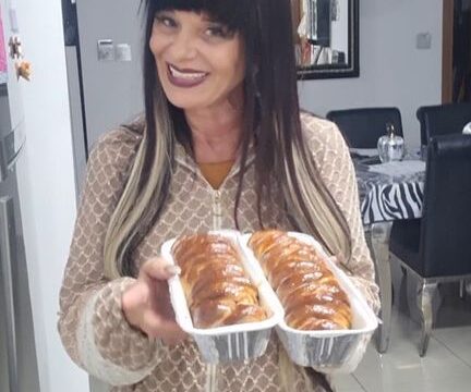 מתכון כתוב + סרטון להכנת רולדות בריוש חמאה שחור לבן במילוי ממרח אגוזים ושוקולד צ'יפס לבן_מתכון זקלין פדלון
