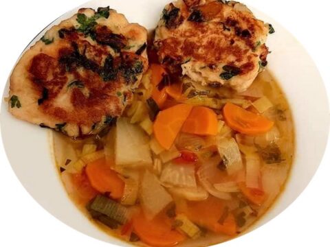 מרק ירקות עם קציצות לחם😋_מתכון של ברכה זולינג – Ba Su