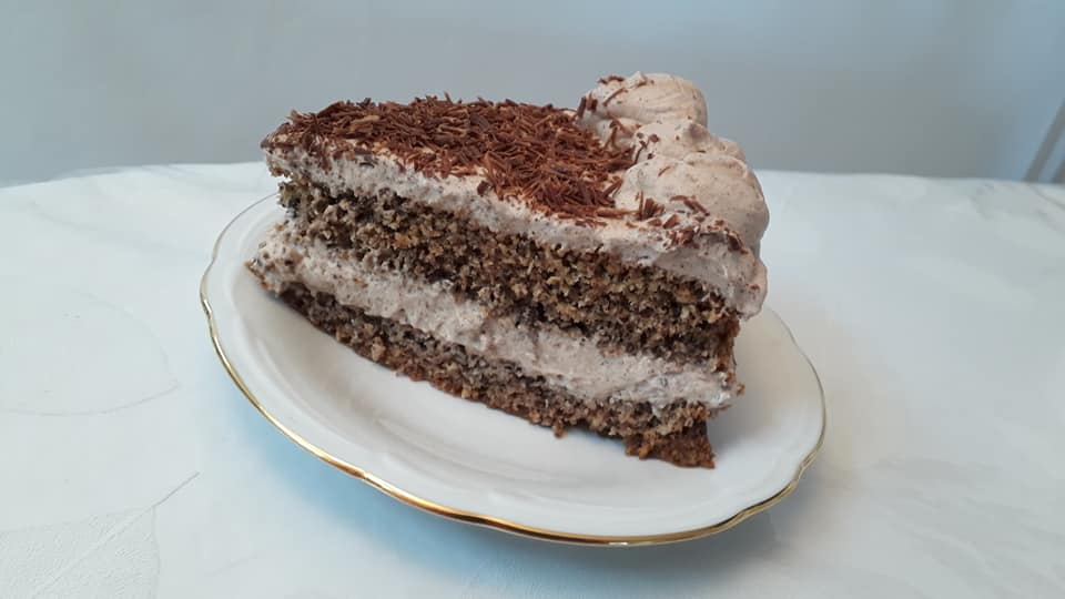 עוגה חגיגית לפסח… עשירה וטעימה עם אגוזים שוקולד , קוקוס במילוי קרם שוקולד_מתכון של תהילה גיל