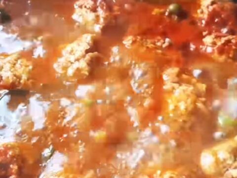 קציצות עוף ברוטב עגבניות אפונה וגזר_מתכון של צופית בן יוסף – מאסטר מתכונים