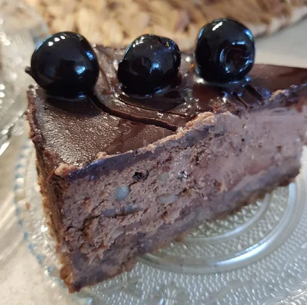 עוגת גנאש שוקולד, דובדבני אמרנה וגבינה_מתכון של נורית יונה – מאסטר מתכונים