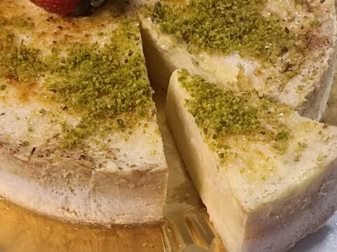 עוגת קרם ברולה עם שערות קדאיף ופיסטוק … טעם נדיר 🔥_מתכון של אריה רוזנשטוק – מאסטר מתכונים