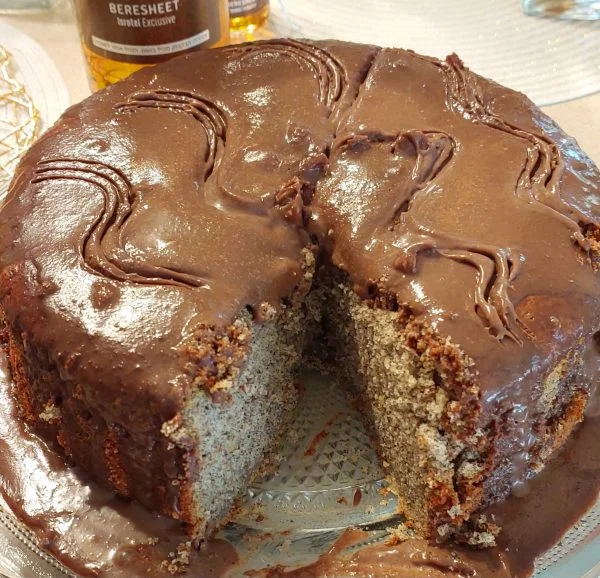 עוגת פרג ,"הזהב השחור ", עטופה בגנאש_מתכון של נורית יונה – מאסטר מתכונים