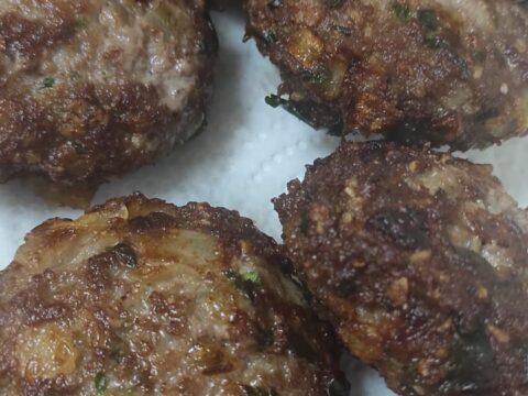 קציצות בשר מטוגנות רכות וטעימות 😋_מתכון של אסתי – מאסטר מתכונים