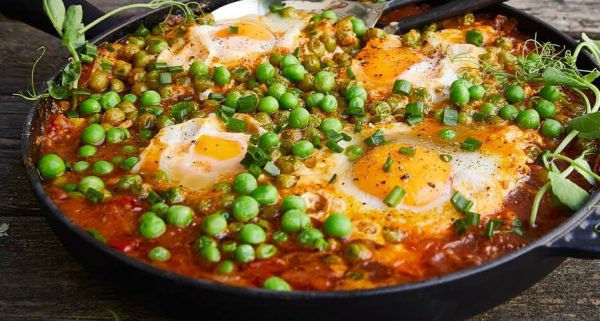 תבשיל אפונה וגזר עם ביצים מהמטבח המרוקאי_מתכון של שף מיכה כלפה – מאסטר מתכונים