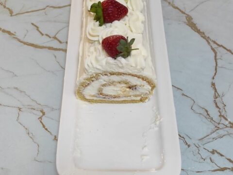 רולדת וניל ותותים 🍓 מעלפתתתתת _מתכון של אסתי – מאסטר מתכונים