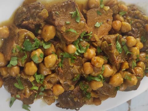 תבשיל בשר צלי וחומוס_מתכון של אסתי – מאסטר מתכונים