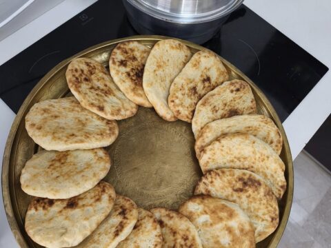 פיתות פרנה בגריל 🔥_מתכון של אסתי זוהר מטבח אותנטי – מאסטר מתכונים