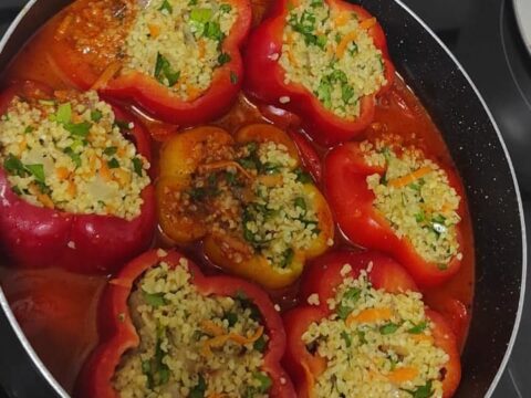 פלפלים ממולאים בורגול וירקות_מתכון של אסתי זוהר מטבח אותנטי – מאסטר מתכונים