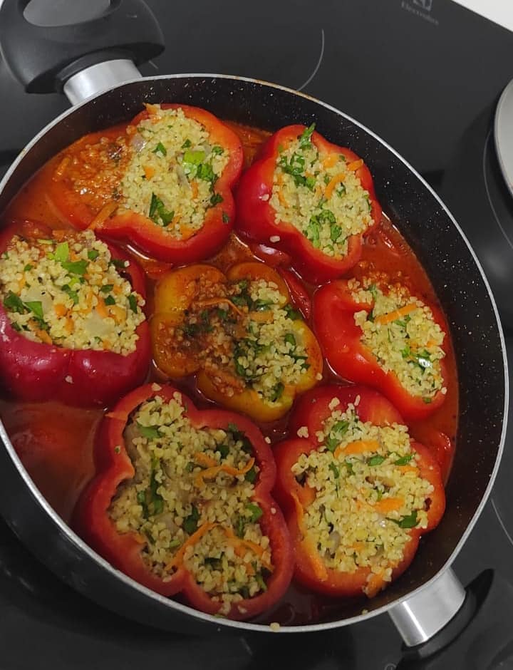 פלפלים ממולאים בורגול וירקות_מתכון של אסתי זוהר מטבח אותנטי – מאסטר מתכונים