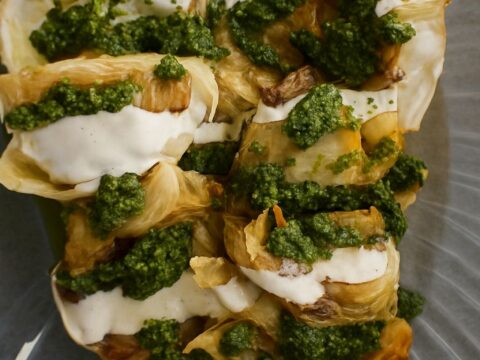כרוב צלוי עם צ’ימיצ’ורי וטחינה ✨🥄( כרובינה )_מתכון של אוצרה ברזלי– מאסטר מתכונים