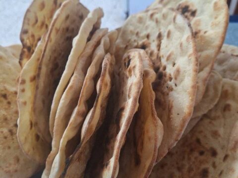 ג'ראדק/גאוורג … סוג של מצה קרנצ'ית וטעימה מהמטבח העיראקי 🥨🥯🥞_מתכון של תהילה גיל – מאסטר מתכונים